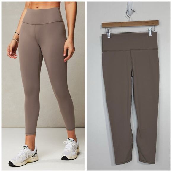 NWT Fabletics Define High Waisted 7/8 Leggings Size M Dessert Shadow - Picture 1 of 12